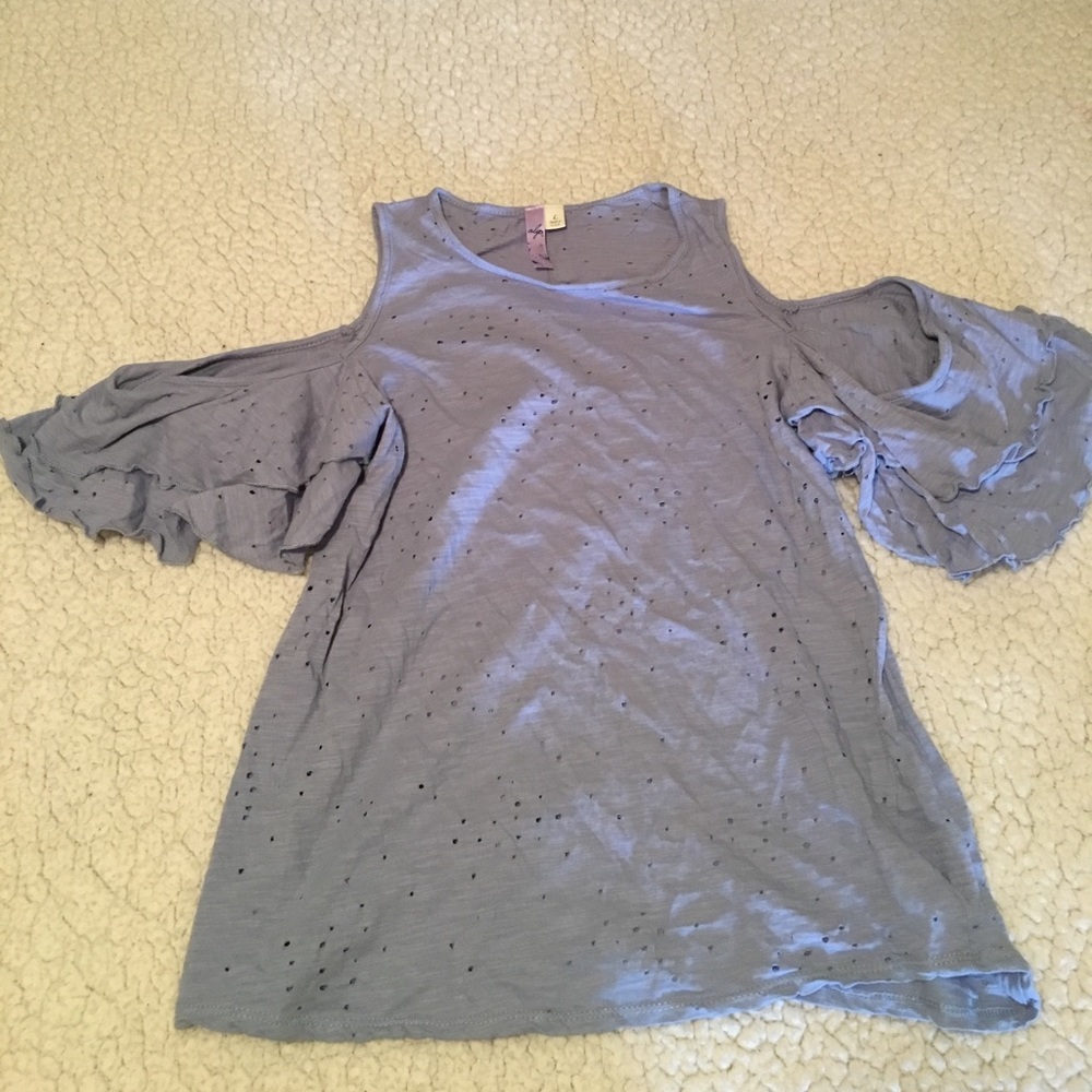 Francesca’s shirt size lg